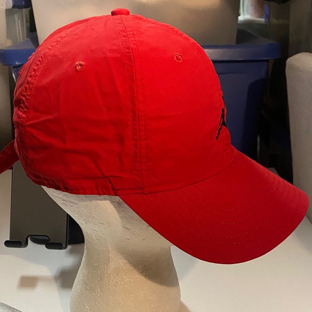 Air Jordan Men’s Adjustable Red Baseball Cap Hat - Picture 2 of 5